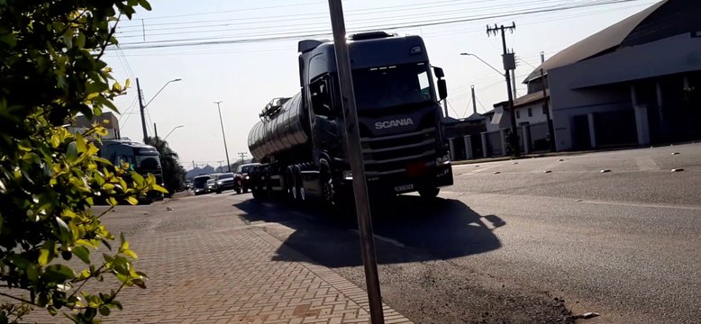 SCANIA R 450 PRATA CARRETA VANDERLÉIA LIDER TANQUE 6 EIXOS 80 2209 POLE COLA