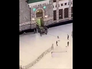 عاجل - التفاصيل الكاملة عن الشخص المجنون الذي اقتحم بسيارته الحرم المكي !! شاهدوا الفيديو