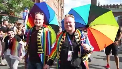 شاهد: تظاهرة تنادي بحقوق المثليين في شوارع كوبنهاغن