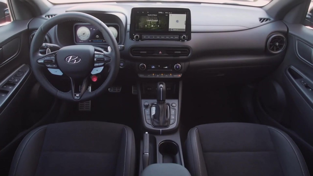 Der Hyundai KONA N - N Sportlenkrad mit frei konfigurierbaren Tasten