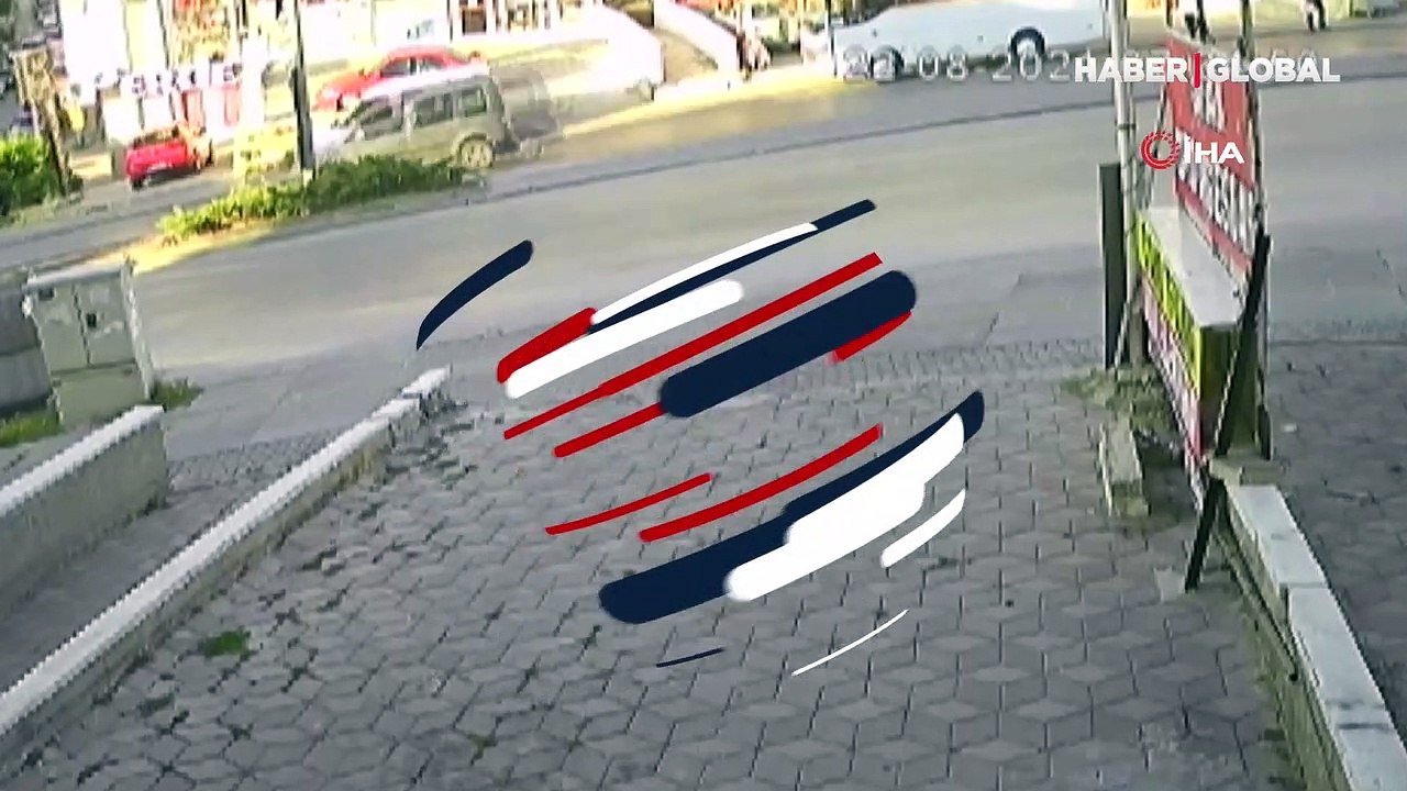 Tartıştıkları sürücüye yol ortasında kurşun yağdırdılar