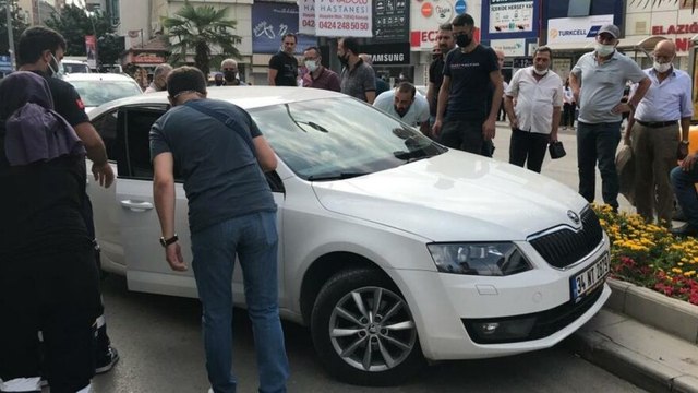 Direksiyon başında kalp krizi geçirdi, imdadına vatandaşlar yetişti