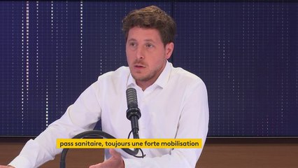 "Nous avons perdu 4 mois pour équiper les bâtiments scolaires en purificateur d'air", critique Julien Bayou