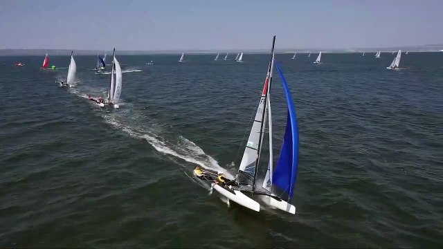 Fédération Française de Voile - Moment de Glisse sous spi en Nacra15 !