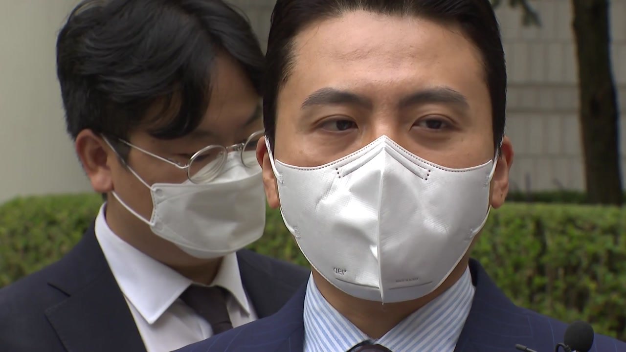 이성윤 측, 첫 재판 혐의 부인..."수사 개입 없었다" / YTN