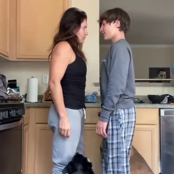 Doge kissing