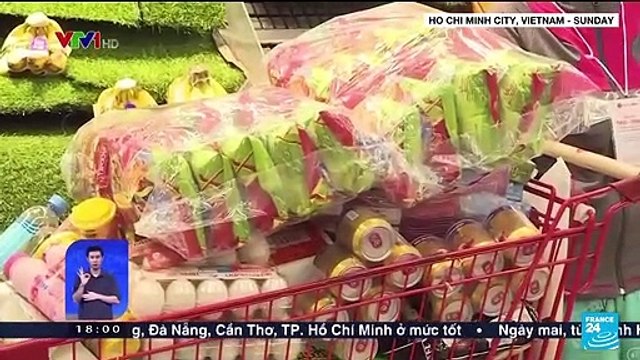 Panic buying in Vietnam's largest city before tighter Covid-19 lockdown