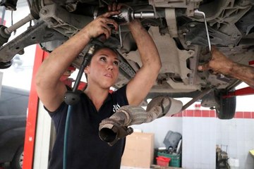 "Kadınsın, yapamazsın" diyenlere inat 3 yıldır ustalık yapıyor