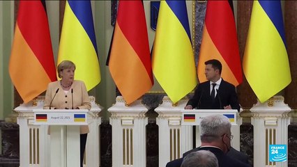 Merkel, Ukrainian leader discuss peace efforts, gas pipeline
