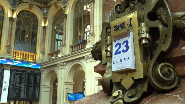 El Ibex 35 sube el 0,7 % en la apertura y se acerca a los 9.000 puntos