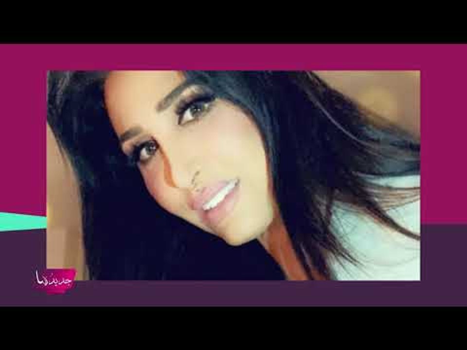 هند القحطاني تجبر ابنتها على استعراض جسمها .. وهي ترقص وتتمايل بطريقة خادشة للحياء