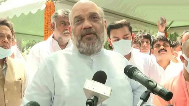 Amit Shah pays last respects to Kalyan Singh