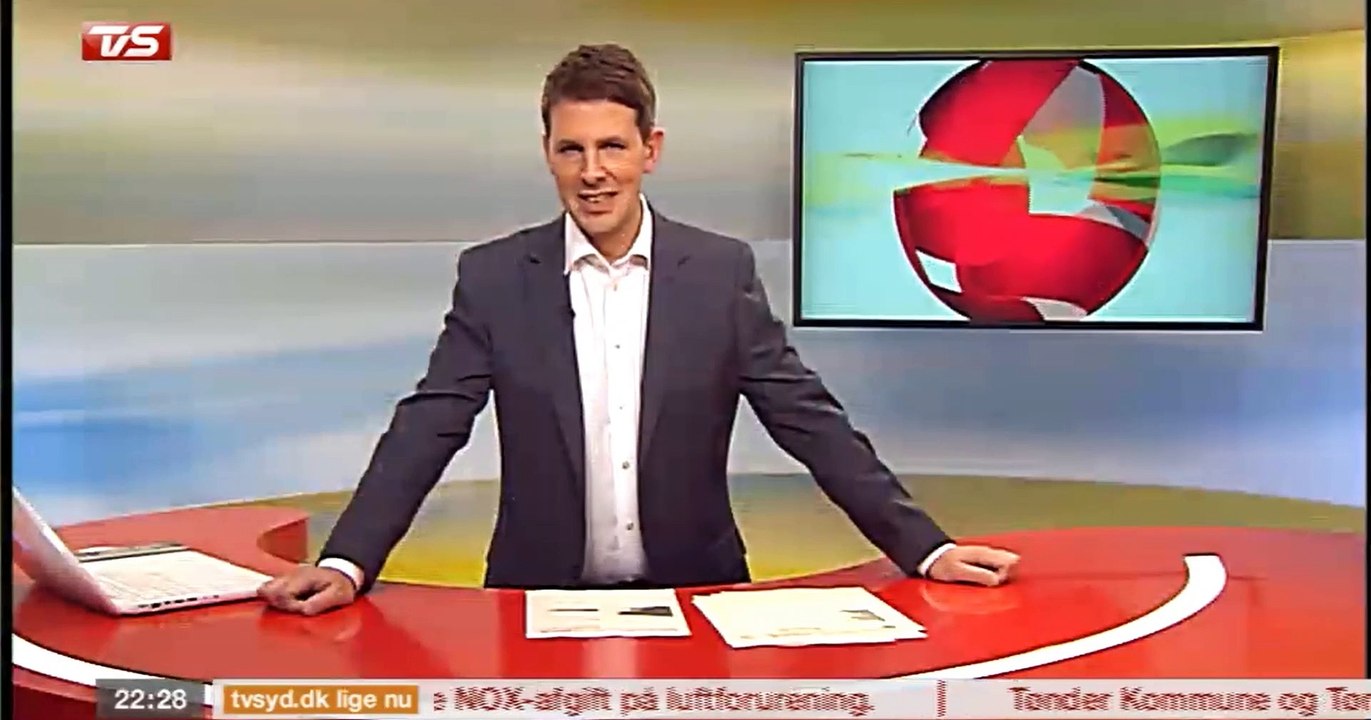 OUTRO | Nyheder 22.20 og vært er Massimo Grillo | 22 December 2011 | TV SYD - TV2 Danmark