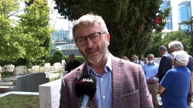 Usta Yönetmen Yücel Çakmaklı mezarı başında anıldı