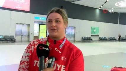 Kenya'da tarih yazan genç atletler yurda döndü