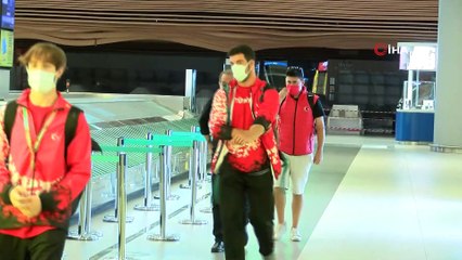 Kenya'da tarih yazan genç atletler yurda döndü