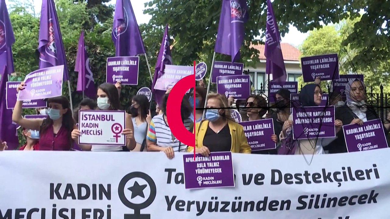 Διαδήλωση στην Κωνσταντινούπολη για τα δικαιώμα...