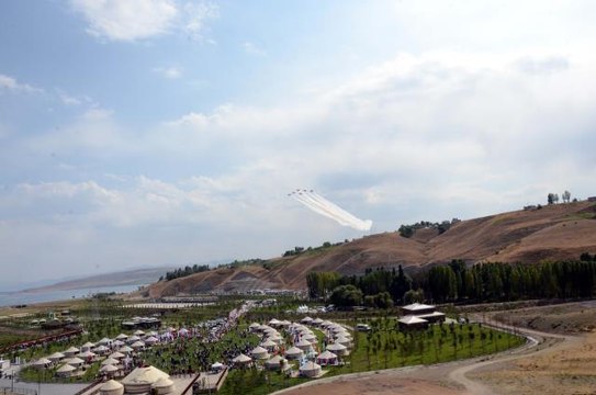 Ahlat'ta Malazgirt Zaferi'nin 950. yıl dönümü etkinlikleri başladı