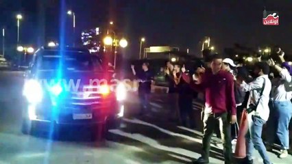 لحظة وصول محمد رمضان لعزاء والدة زوجتة