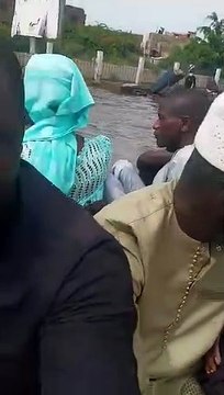 Inondations dans la banlieue : les charretiers se frottent les mains...