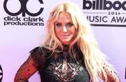 Britney Spears recupera cães de estimação após ser acusada de negligência