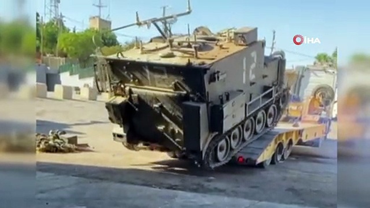 - İsrail'de taşıyıcıya yüklenen zırhlı personel taşıyıcı devrildi