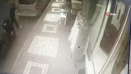 Çay ocağına silahlı saldırı kamerada: 1'i ağır 2 yaralı