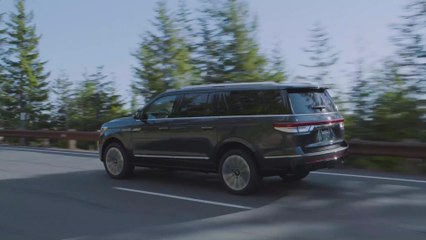 2022 Lincoln Navigator Flight Blue Reserve Driving Video