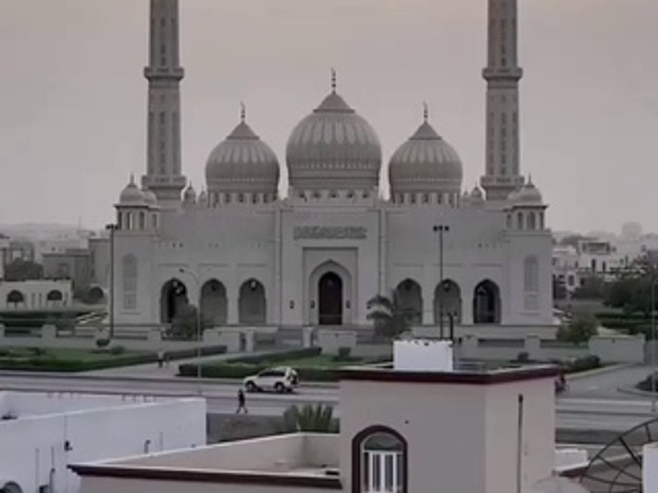 ايطول الهجر و ابقا دون لقاك - The separation will last forever and I will remain without meeting you