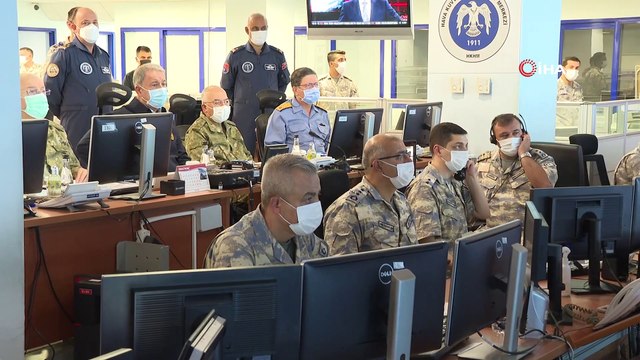 Bakan Akar, 28 terör hedefinin hava harekatı ile imha edildiği operasyonu sevk ve idare etti