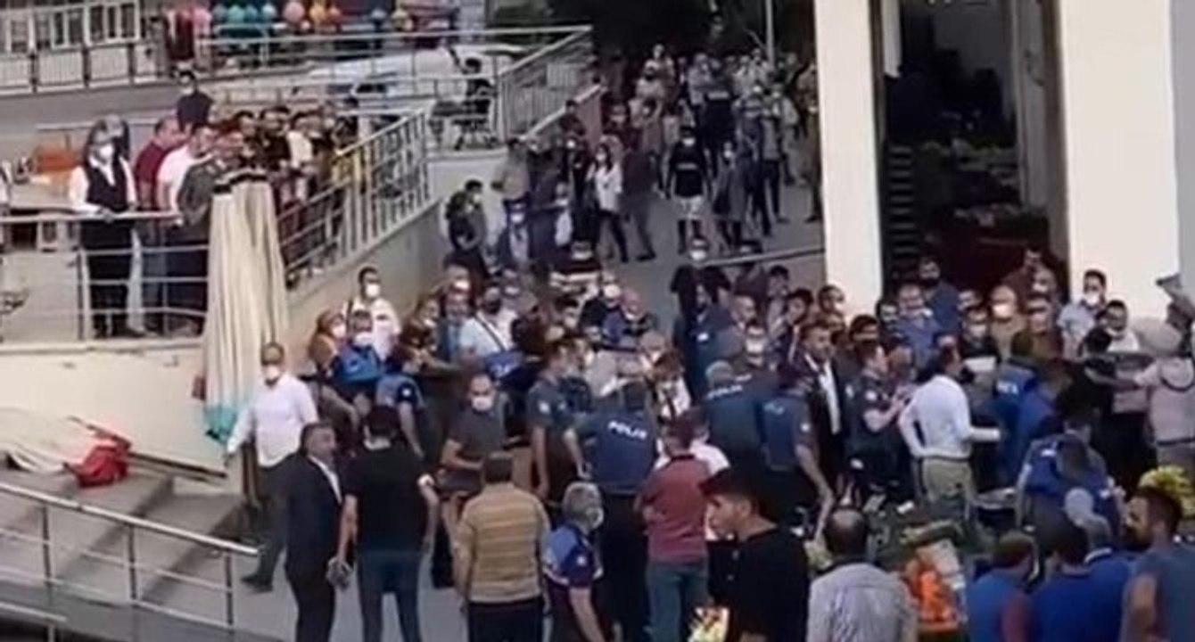 ‘Ezik şeftali’ kavgası: 4 yaralı, 13 gözaltı