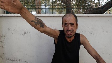 Yanan evde mahsur kalan kiracı, demir korkuluklar sökülerek kurtarıldı! Yangını ev sahibinin çıkardığını iddia etti