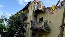 Torino, crolla palazzina di due piani: macerie e polvere - Video