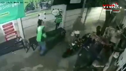 Dikomplain Pembeli, Ojol Minta Tukar Orderan Malah Dikeroyok