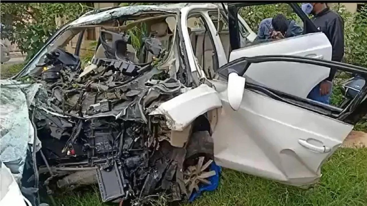 Bengaluru accident: Audi car rams into electric pole