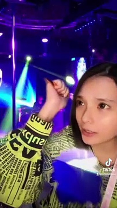 GIRLS SHARES HOW SIAM DIU CUSTOMERS AVOID HANGING FLOWER