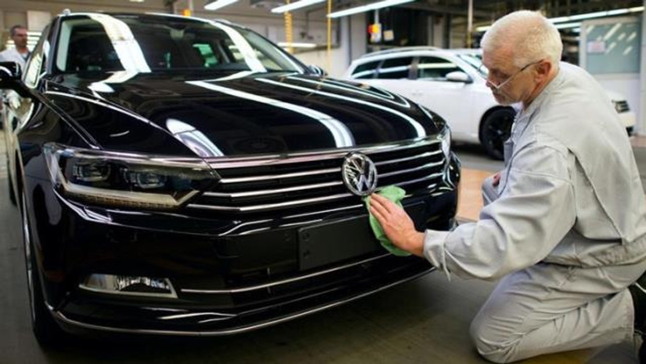 Volkswagen'den tarihi karar! Passat ve Tiguan artık sadece otomatik vites üretilecek