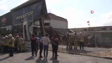 İkitelli Masko Sanayii sitesinde tek katlı bir dükkan çöktü
