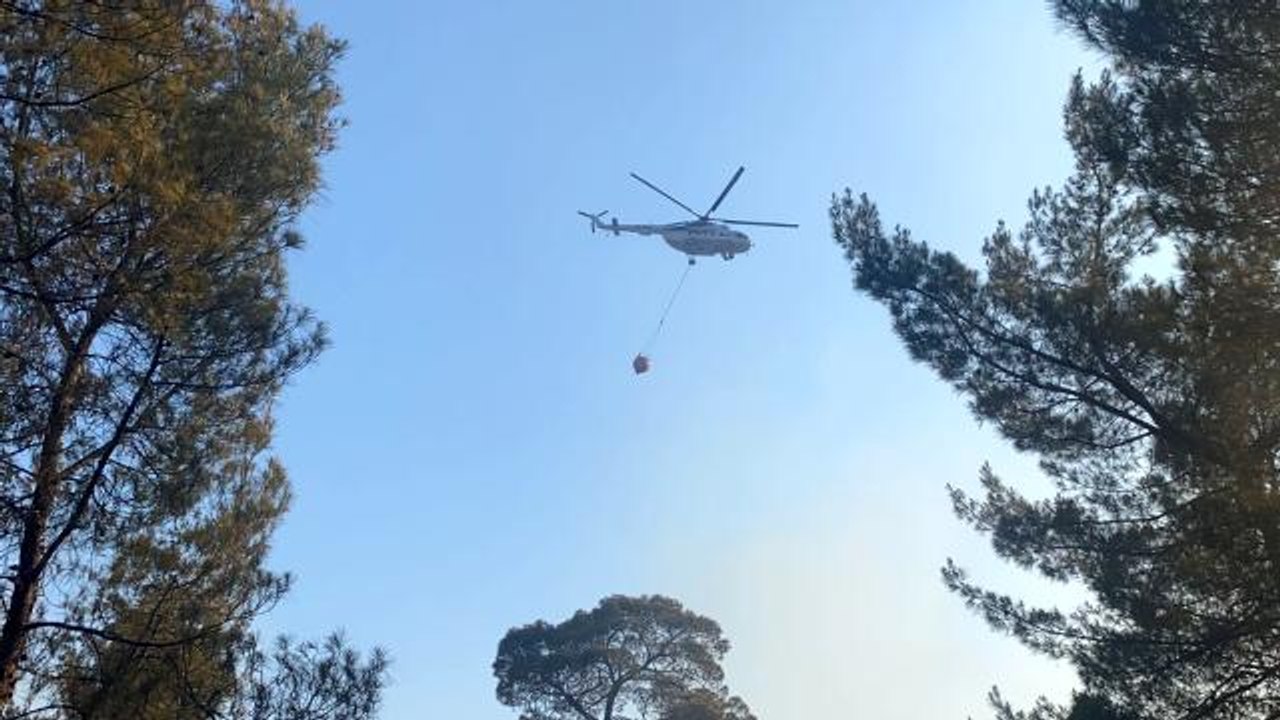 Seydikemer'deki yangına 5 helikopter ile havadan müdahale ediliyor