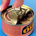 Come aprire una scatoletta di tonno senza sporcarsi d'olio