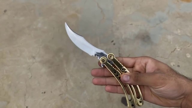 Forging a Bearing into a Unique Razor Sharp Knife