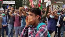 فيديو | مئات اللاجئين الأفغان يتظاهرون في إندونيسيا بسبب أوضاعهم
