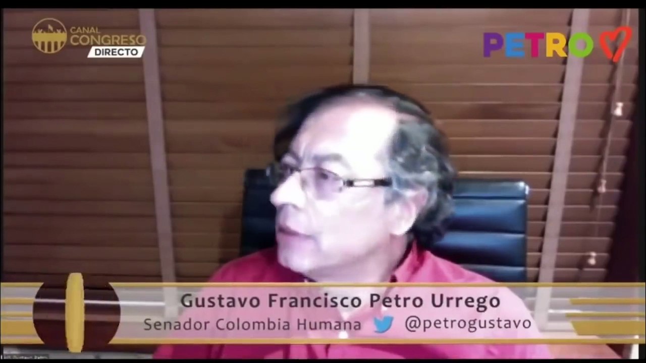 URIBE  Vs PETRO El día en Ambos se acusaron de tener lazos con Paramilitares - A quien le creen ?