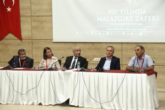 Malazgirt'teki 950. yılında Malazgirt Zaferi Uluslararası Sempozyumu sona erdi