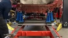 Honda CR-V rear end repair on Celette Sevenne bench and Universal Fixtures