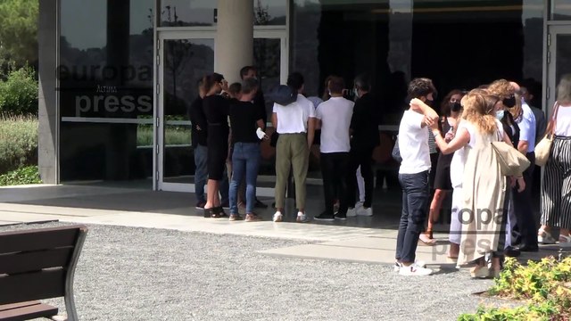 David Valldeperas, junto a sus hermanos Cristina y Xavier, le da el último adiós a su madre Luïsa