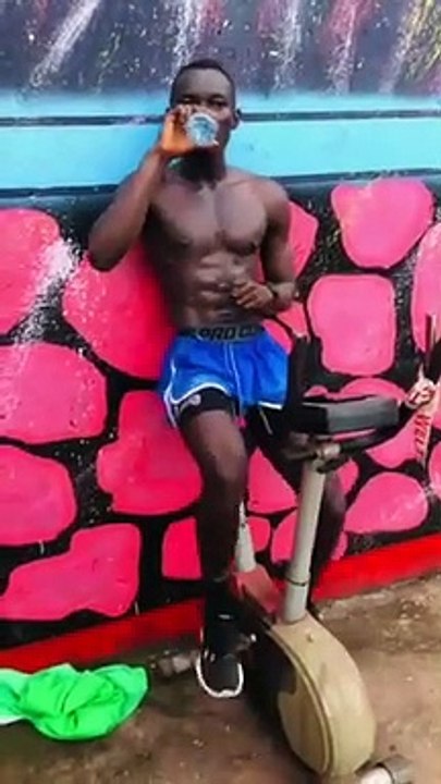 BONIFACE BEAVOGUI /LW RW (2002)TRAINING