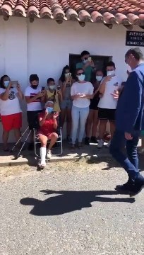 Moncloa organiza un ridículo montaje para que parezca que los españoles estamos entusiasmados con Sánc-HEZ