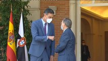 Sánchez recibe al presidente de Ceuta para buscar solución a las devoluciones de menores