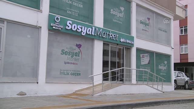 Büyükşehir Belediyesinin Sosyal Market i ihtiyaç sahiplerinin yüzünü güldürdü